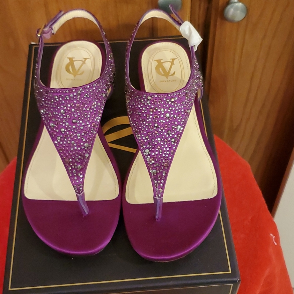 Sandals - Picture 2 of 3